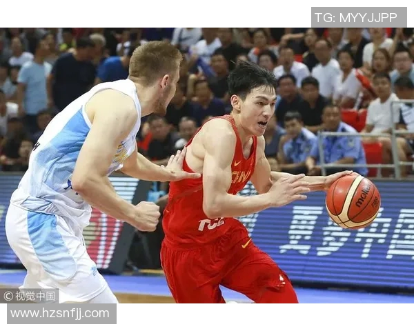 男篮蓝队与乌克兰激战视频回顾精彩瞬间与赛后分析
